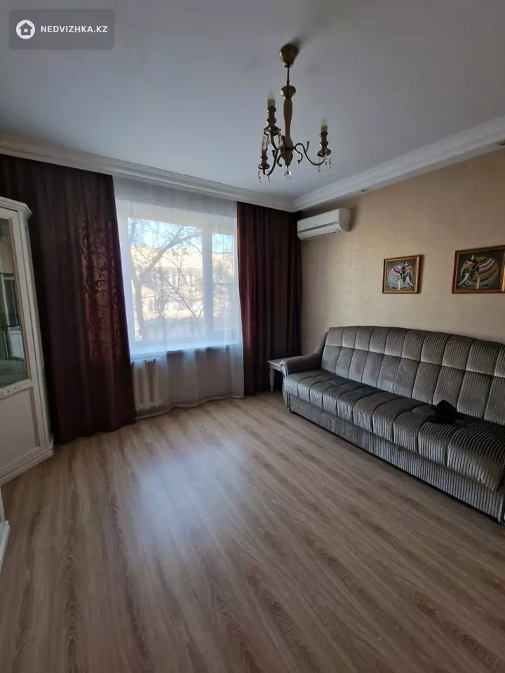 2-комнатная квартира, этаж 4 из 5, 65 м², На длительный срок, фотография 2