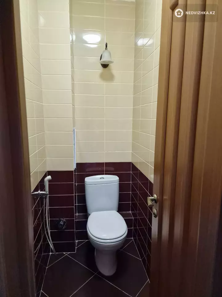 2-комнатная квартира, этаж 4 из 5, 65 м², На длительный срок, фотография 4
