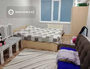 2-комнатная квартира, этаж 4 из 5, 47 м², миниатюра 1