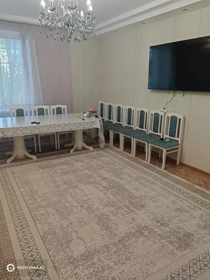 3-комнатная квартира, этаж 2 из 3, 94 м², фотография 3