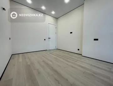 2-комнатная квартира, этаж 11 из 17, 42 м², миниатюра 4
