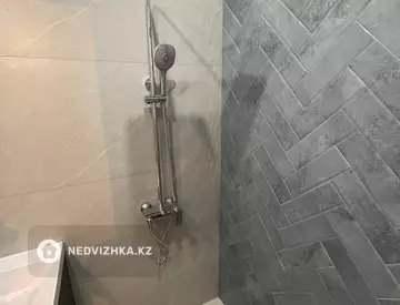 2-комнатная квартира, этаж 11 из 17, 42 м², миниатюра 8