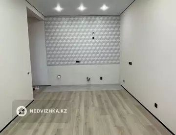 2-комнатная квартира, этаж 11 из 17, 42 м², миниатюра 12
