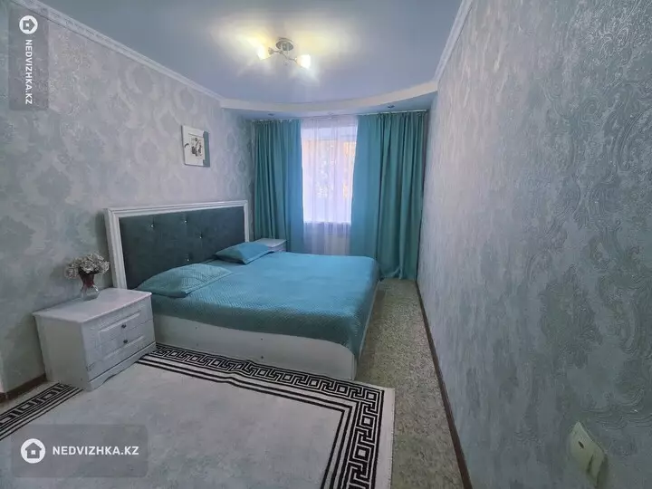 4-комнатная квартира, этаж 2 из 5, 85 м², Посуточно
