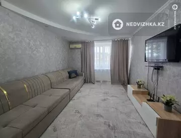 4-комнатная квартира, этаж 2 из 5, 85 м², Посуточно, миниатюра 3