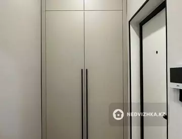 1-комнатная квартира, этаж 7 из 12, 40 м², миниатюра 3