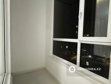 1-комнатная квартира, этаж 7 из 12, 40 м², миниатюра 10