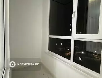 1-комнатная квартира, этаж 7 из 12, 40 м², миниатюра 10