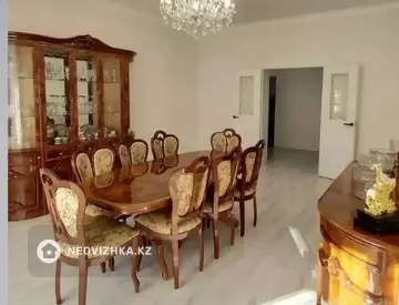 4-комнатная квартира, этаж 5 из 6, 124 м², миниатюра 1