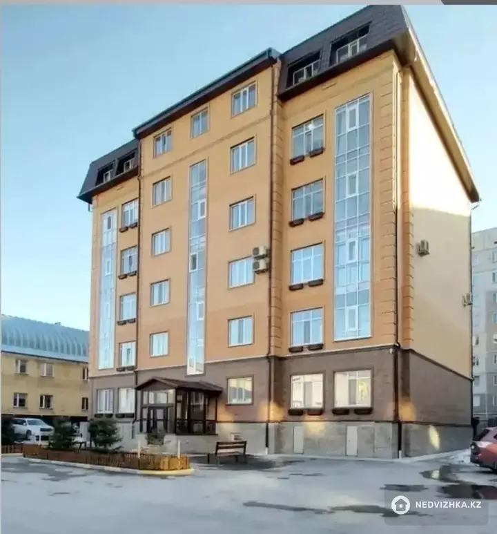 4-комнатная квартира, этаж 5 из 6, 124 м², фотография 2
