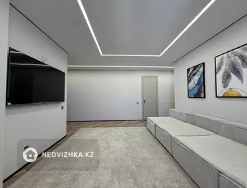 3-комнатная квартира, этаж 8 из 9, 99 м²