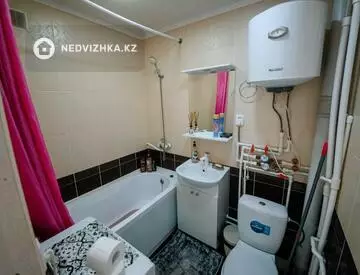 1-комнатная квартира, этаж 4 из 5, 33 м², Посуточно, миниатюра 7