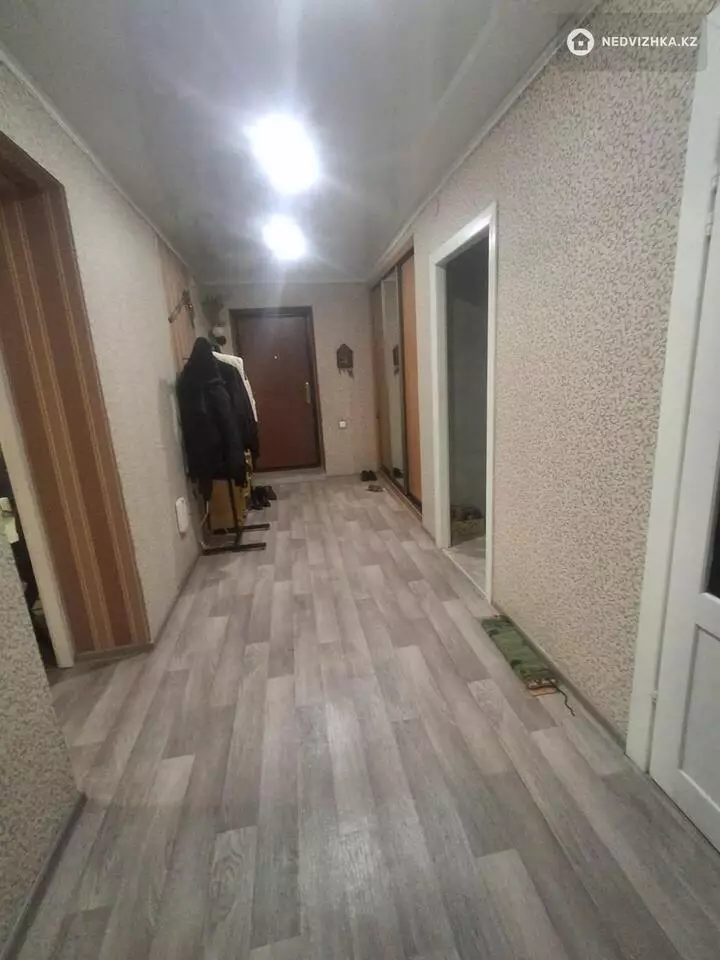 3-комнатная квартира, этаж 3 из 5, 86 м², фотография 3