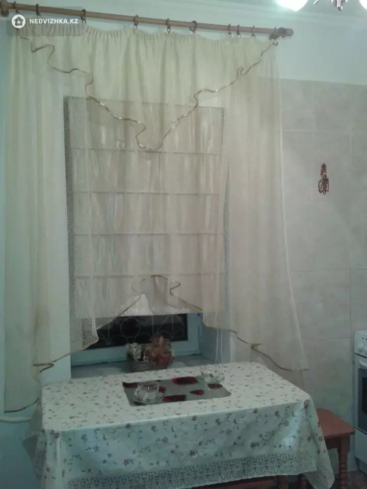 1-комнатная квартира, этаж 1 из 5, 36 м², На длительный срок, фотография 2