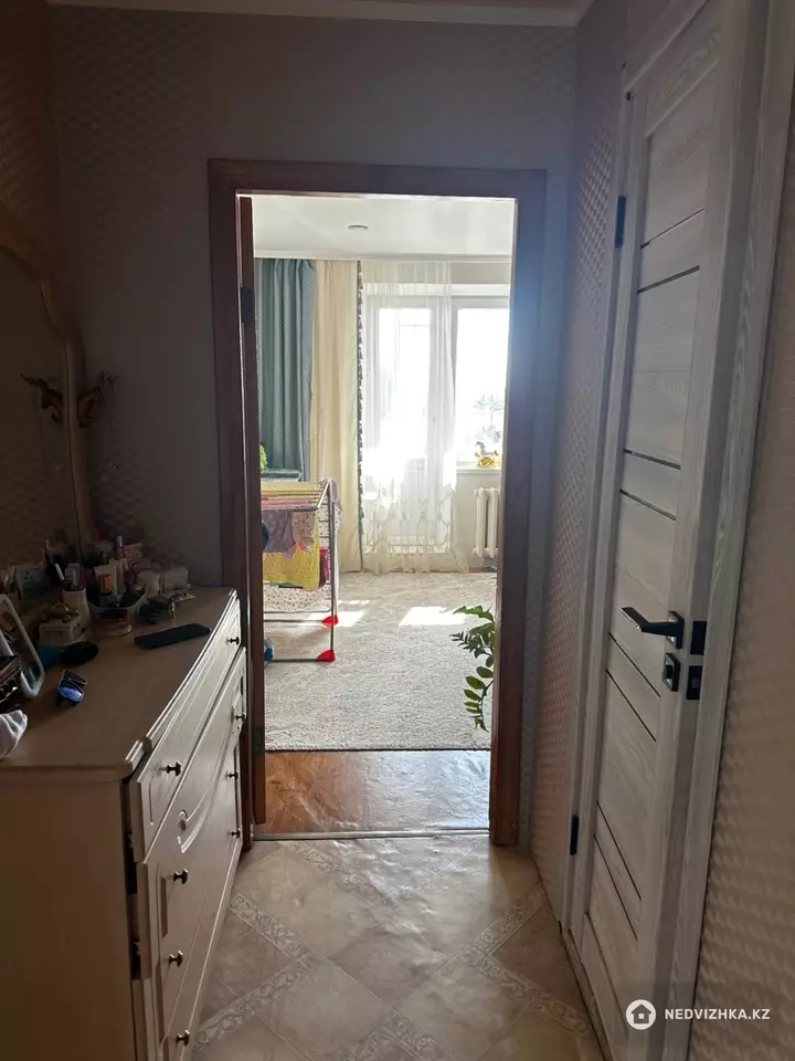 3-комнатная квартира, этаж 9 из 9, 65 м²