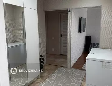 3-комнатная квартира, этаж 9 из 9, 65 м², миниатюра 4