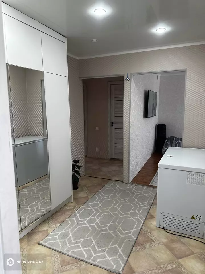3-комнатная квартира, этаж 9 из 9, 65 м², фотография 4