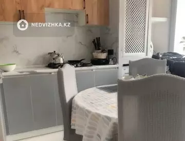 1-комнатная квартира, этаж 3 из 4, 49 м², миниатюра 2