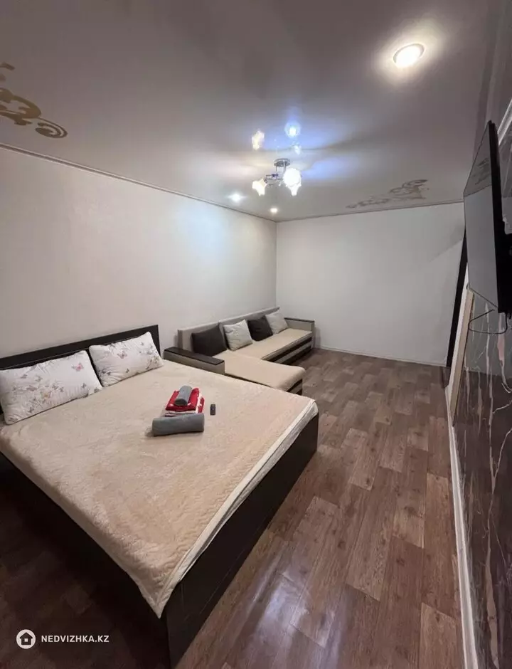 1-комнатная квартира, этаж 3 из 5, 32 м², Посуточно