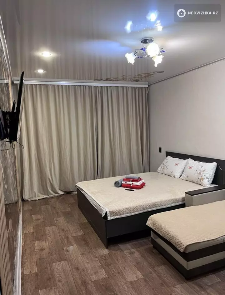 1-комнатная квартира, этаж 3 из 5, 32 м², Посуточно, фотография 3