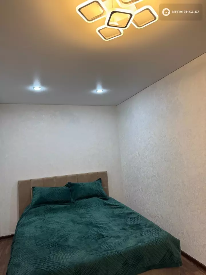 2-комнатная квартира, этаж 2 из 5, 45 м², Посуточно, 2-фотосурет