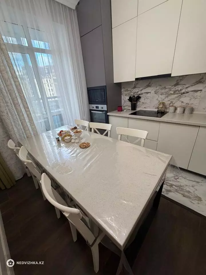3-комнатная квартира, этаж 5 из 10, 99 м², фотография 3