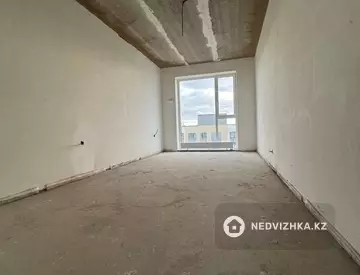 3-комнатная квартира, этаж 9 из 9, 90 м², миниатюра 2
