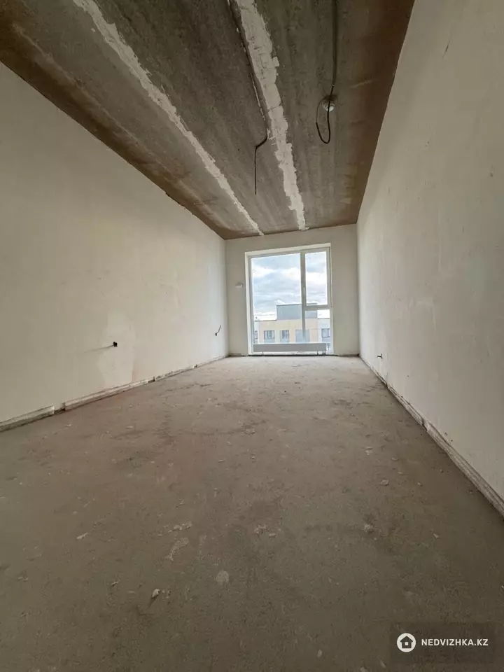 3-комнатная квартира, этаж 9 из 9, 90 м², фотография 2