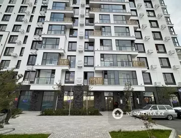 3-комнатная квартира, этаж 9 из 9, 90 м², миниатюра 1