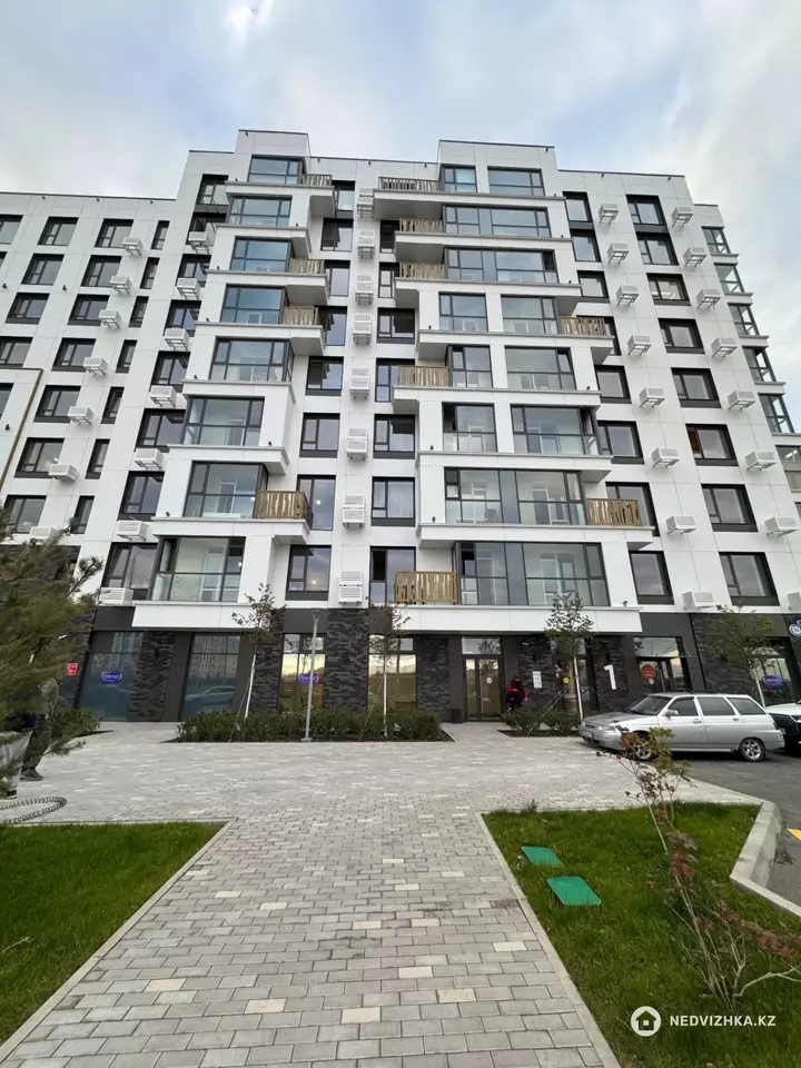 3-комнатная квартира, этаж 9 из 9, 90 м²