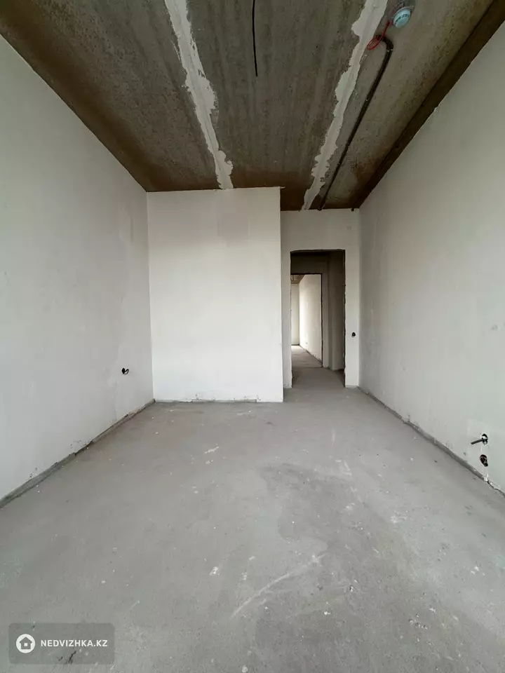 3-комнатная квартира, этаж 9 из 9, 90 м², фотография 3