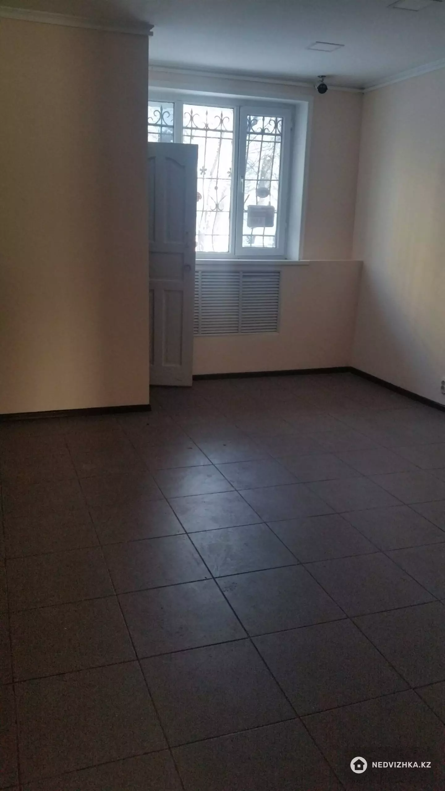 Офис, Магазин и др., этаж 1 из 5, 65 м², На длительный срок, фотография 1