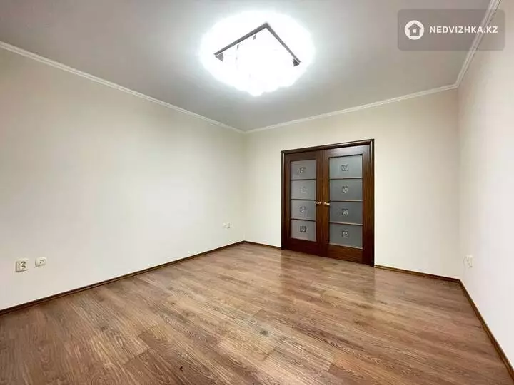 2-комнатная квартира, этаж 9 из 11, 75 м², фотография 2