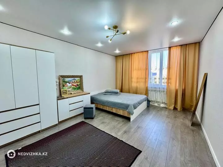 1-комнатная квартира, этаж 10 из 23, 38 м², фотография 5