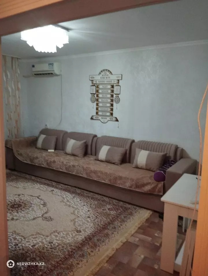 3-комнатная квартира, этаж 4 из 5, 55 м²