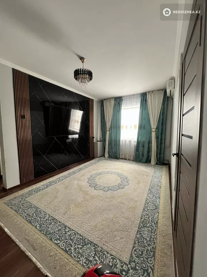 2-комнатная квартира, этаж 4 из 5, 55 м²