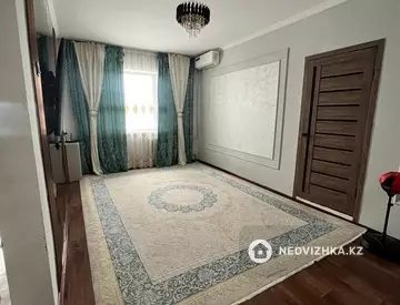 2-комнатная квартира, этаж 4 из 5, 55 м², миниатюра 2