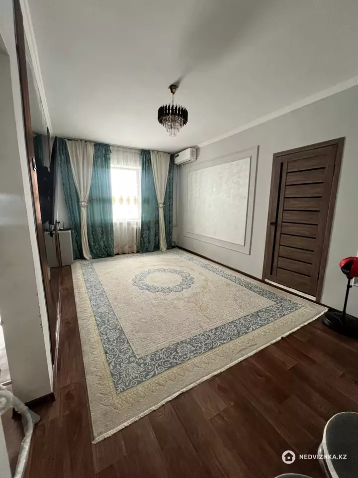 2-комнатная квартира, этаж 4 из 5, 55 м², фотография 2