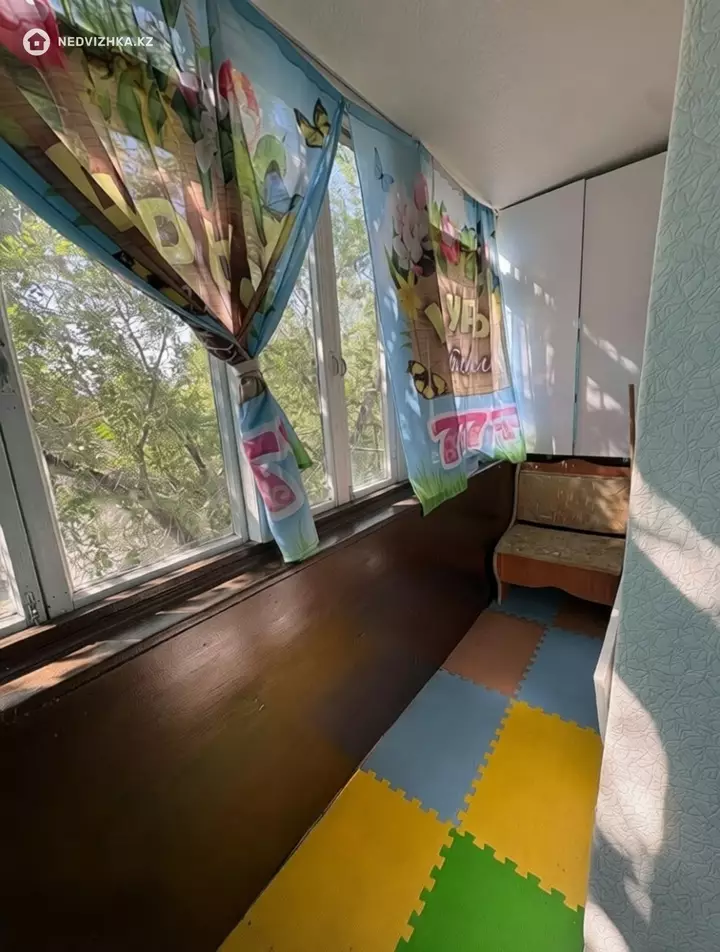 2-комнатная квартира, этаж 4 из 4, 50 м², Посуточно, фотография 2