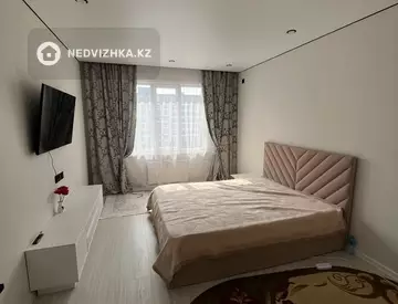 1-комнатная квартира, этаж 6 из 9, 40 м², миниатюра 1