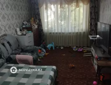 3-комнатная квартира, этаж 2 из 5, 61 м², миниатюра 1
