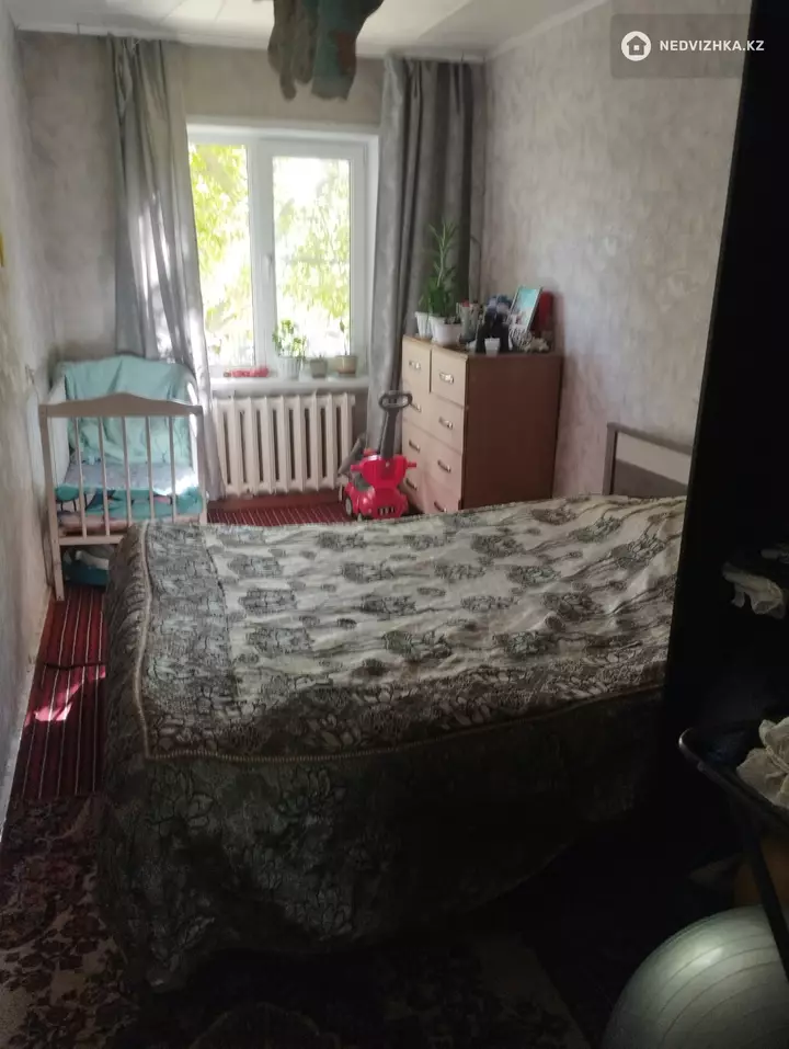 3-комнатная квартира, этаж 2 из 5, 61 м², фотография 2