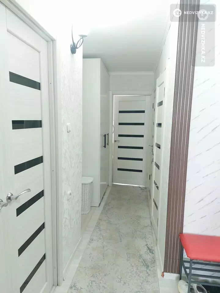 3-комнатная квартира, этаж 3 из 5, 70 м², фотография 2