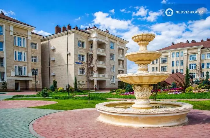 4-комнатная квартира, этаж 3 из 4, 165 м²