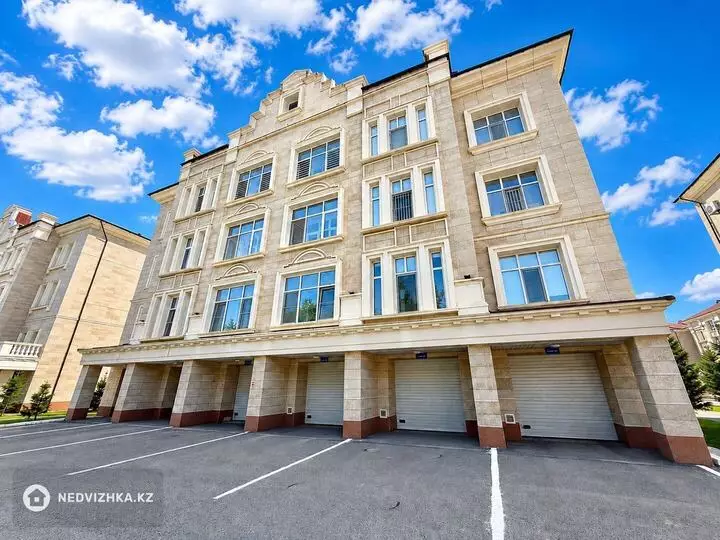 4-комнатная квартира, этаж 3 из 4, 165 м², 3-фотосурет