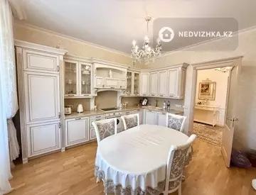 4-комнатная квартира, этаж 3 из 4, 165 м², миниатюра 4