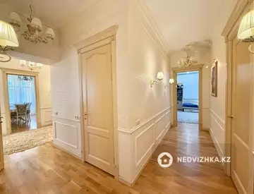 4-комнатная квартира, этаж 3 из 4, 165 м², миниатюра 7