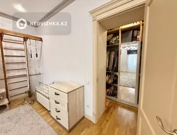 4-комнатная квартира, этаж 3 из 4, 165 м², миниатюра 9