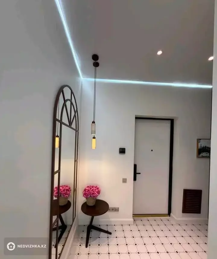 2-комнатная квартира, этаж 2 из 12, 65 м², фотография 5