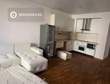 2-комнатная квартира, этаж 2 из 19, 70 м², На длительный срок, миниатюра 2